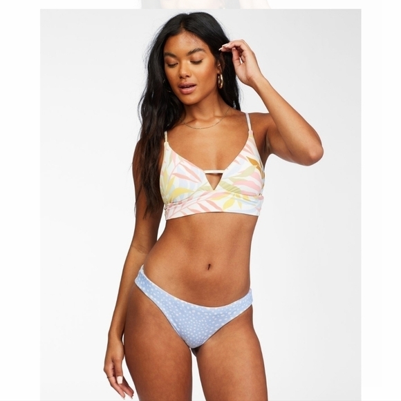BILLABONG TROPICAL JUNGLE V-NECK CAMI & REVERSIBLE FIJI BIKINI BOTTOMS - Picture 7 of 13